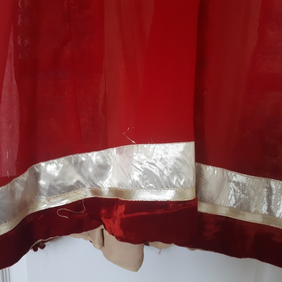 Traditional outfit - Picture 5 of 7